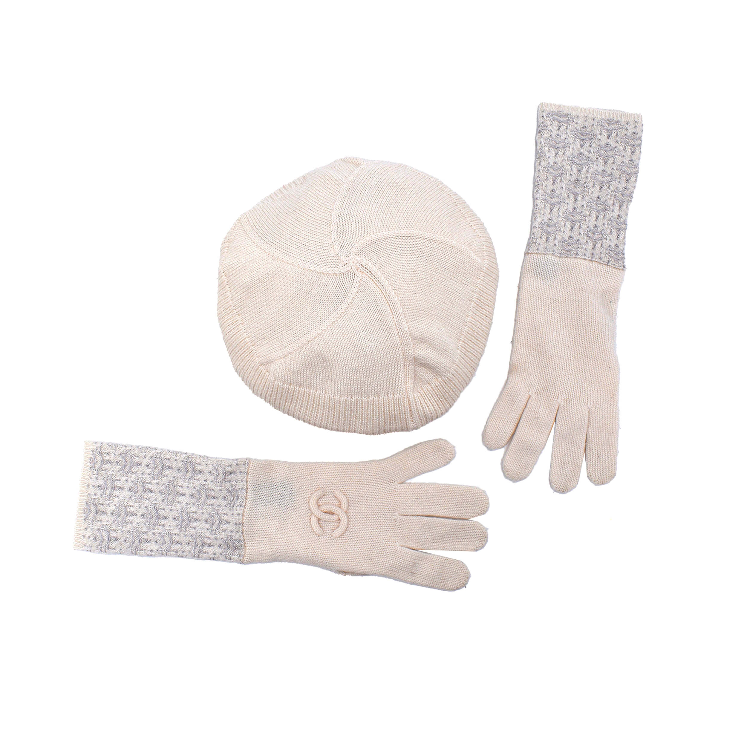 Chanel - Cream Knitted CC Beanie&Gloves Set